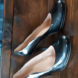 Tahari Black Collette  Pump